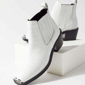 Urban Outfitters Uo Crocodile Chelsea Boots